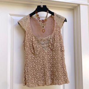 Like NEW FREE jewelry French Designer Tee Size L